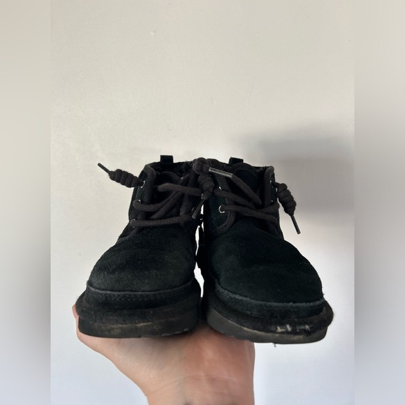 UGG Black Neumel II Boot Size 11 Kids - Picture 4 of 10